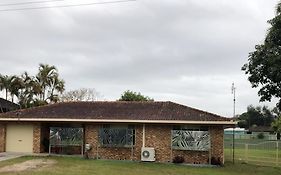 Pet Friendly Home With Pool And Boat Parking.